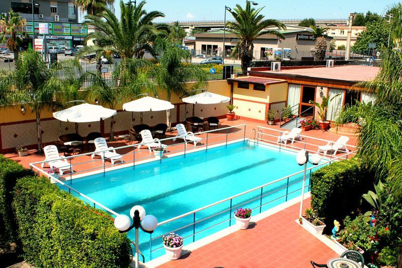 Hotel La Villa Misterbianco Buitenkant foto
