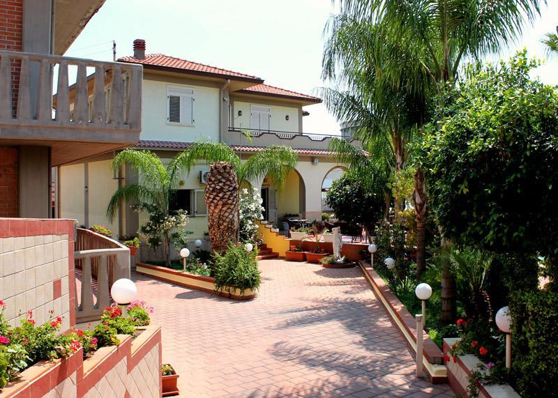 Hotel La Villa Misterbianco Buitenkant foto